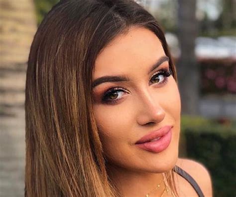 molly eskam|Molly Eskam Bio, Age, Height, Wiki, Boyfriend, Net Worth, Facts.